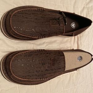 Size 10 Ariat Cruisers
